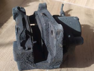 bontott BMW 5 E39 Jobb első Féknyereg Munkahengerrel