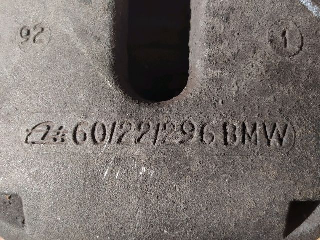 bontott BMW 5 E39 Jobb első Féknyereg Munkahengerrel