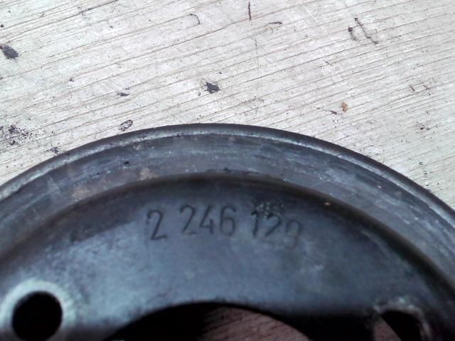 bontott BMW 5 E39 Vízpumpa Szíjtárcsa