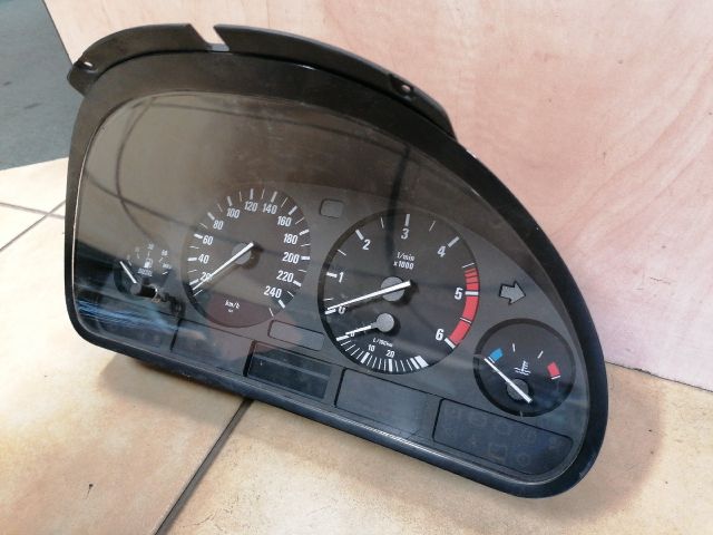 bontott BMW 5 E39 Kilométeróra