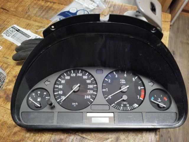 bontott BMW 5 E39 Kilométeróra