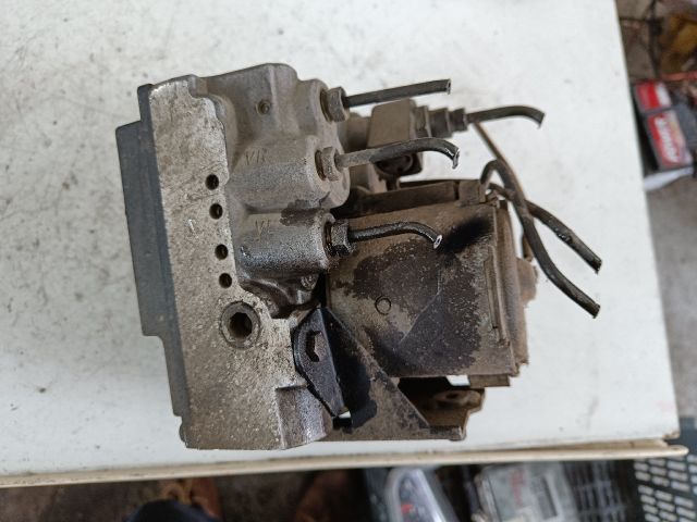 bontott BMW 5 E39 ABS Kocka