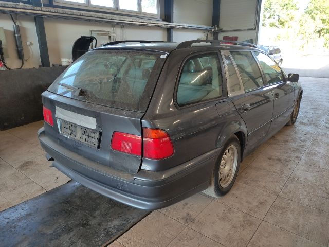 bontott BMW 5 E39 Hátsó Bölcső