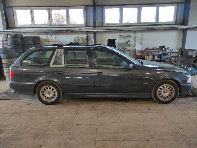 bontott BMW 5 E39 Homlokfal (Üres lemez)