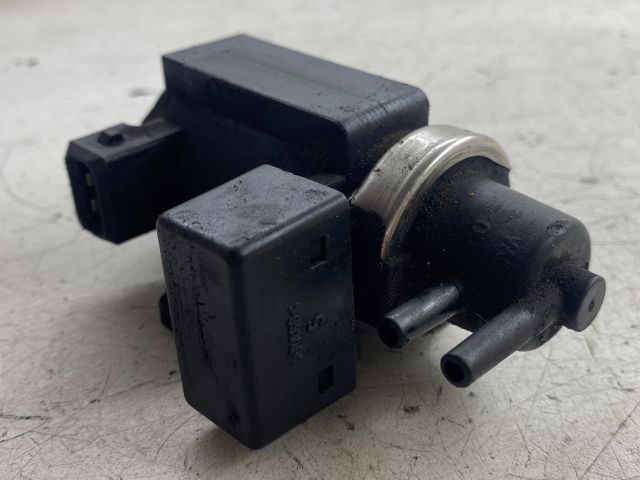 bontott BMW 5 E39 Lefújószelep