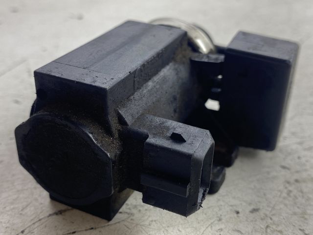 bontott BMW 5 E39 Lefújószelep