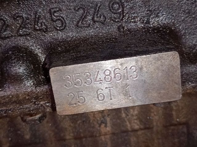 bontott BMW 5 E39 Motor (Fűzött blokk hengerfejjel)