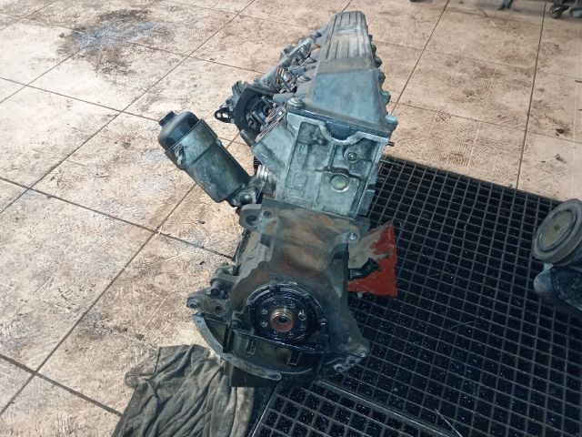 bontott BMW 5 E39 Motor (Fűzött blokk hengerfejjel)