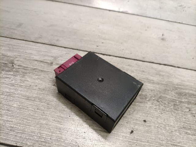 bontott BMW 5 E39 Üzemanyag Szivattyú Relé