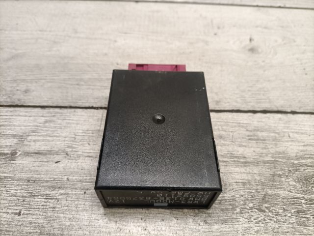 bontott BMW 5 E39 Üzemanyag Szivattyú Relé