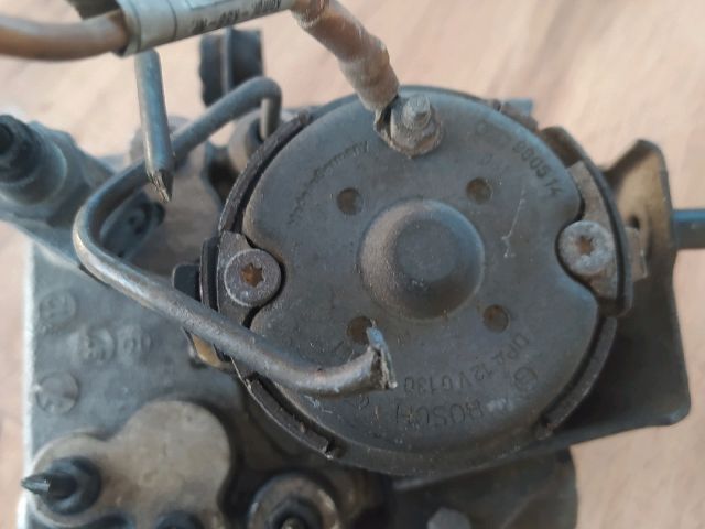 bontott BMW 5 E39 ABS Kocka