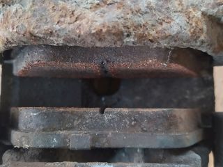 bontott BMW 5 E39 Bal első Féknyereg Munkahengerrel