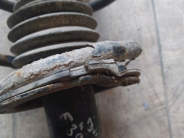 bontott BMW 5 E39 Bal első Lengéscsillapító