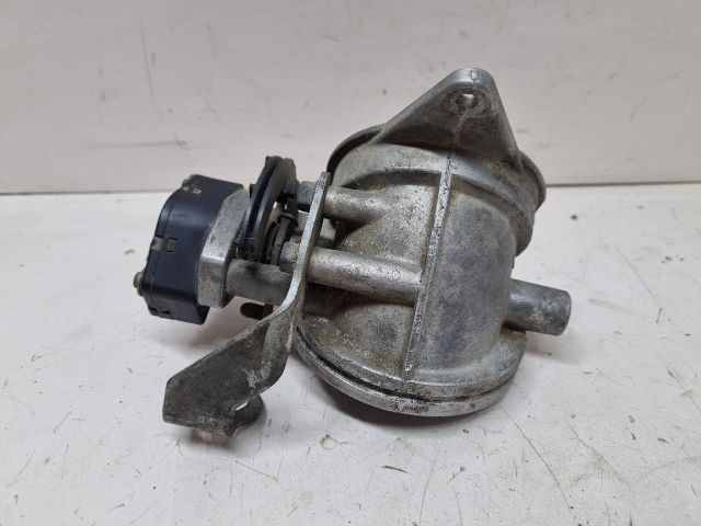 bontott BMW 5 E39 Fojtószelep (Mechanikus)