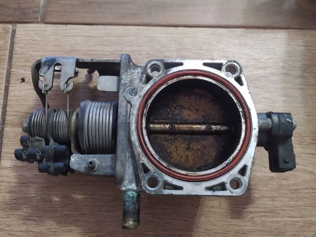 bontott BMW 5 E39 Fojtószelep (Mechanikus)