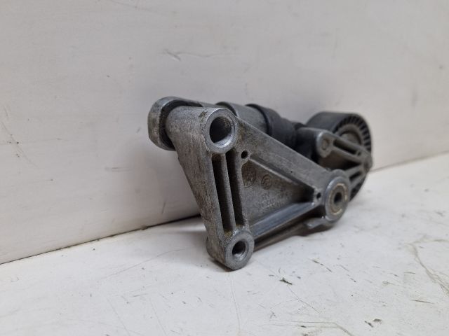 bontott BMW 5 E39 Szíjfeszítő Görgő