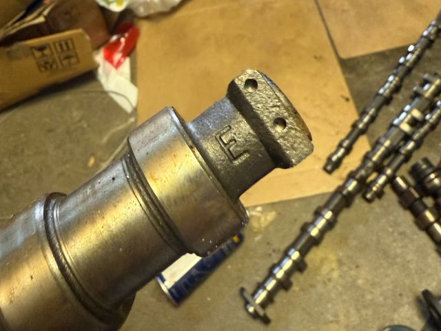 bontott BMW 5 E39 Szívó Vezérműtengely