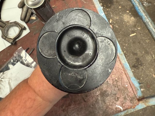 bontott BMW 5 E39 Dugattyú és Hajtókar