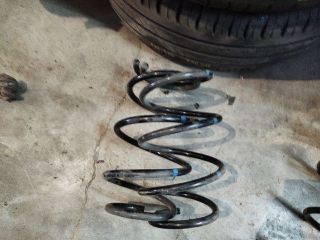 bontott BMW 5 E39 Első Rugó Pár