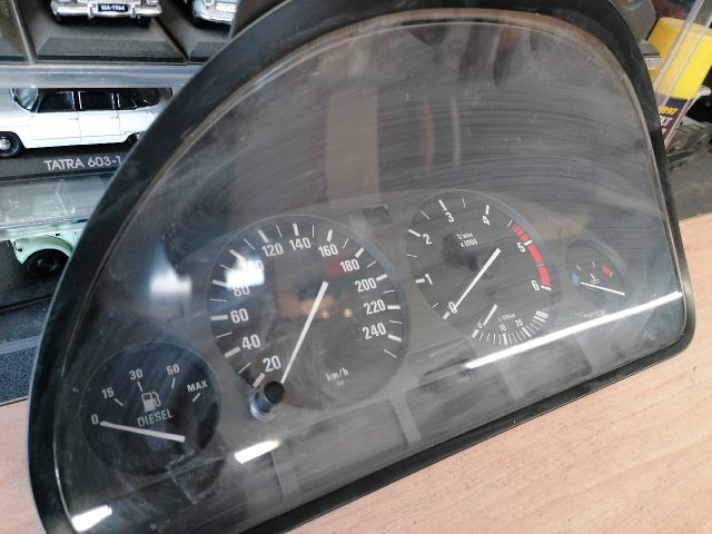 bontott BMW 5 E39 Kilométeróra