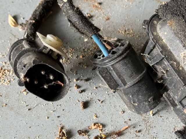 bontott BMW 5 E39 Klíma Relé