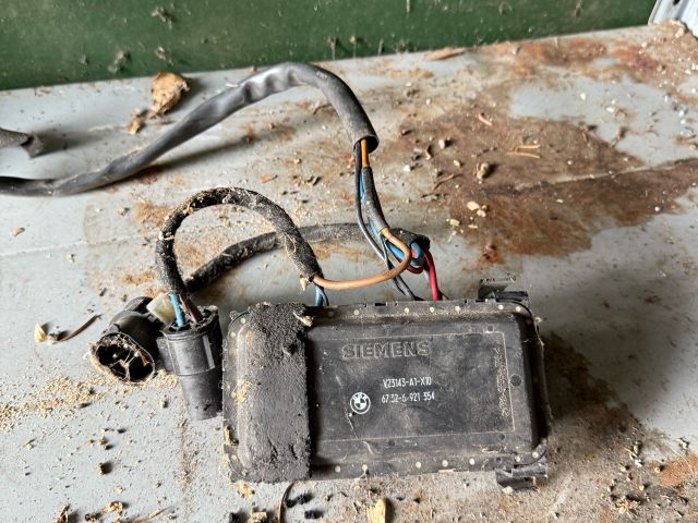 bontott BMW 5 E39 Klíma Relé