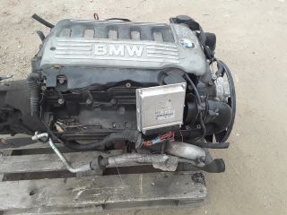 bontott BMW 5 E39 Motor (Fűzött blokk hengerfejjel)