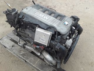 bontott BMW 5 E39 Motor (Fűzött blokk hengerfejjel)