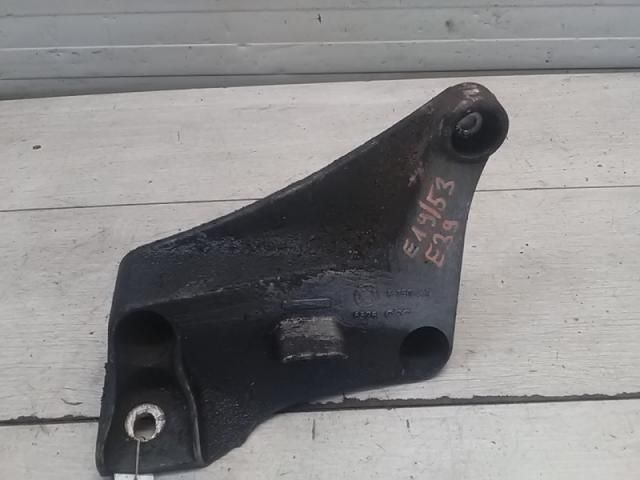 bontott BMW 5 E39 Motor Tartó Bak (Fém)