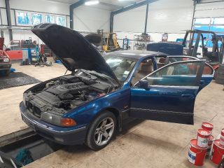 bontott BMW 5 E39 Motor Tartó Bak Jobb