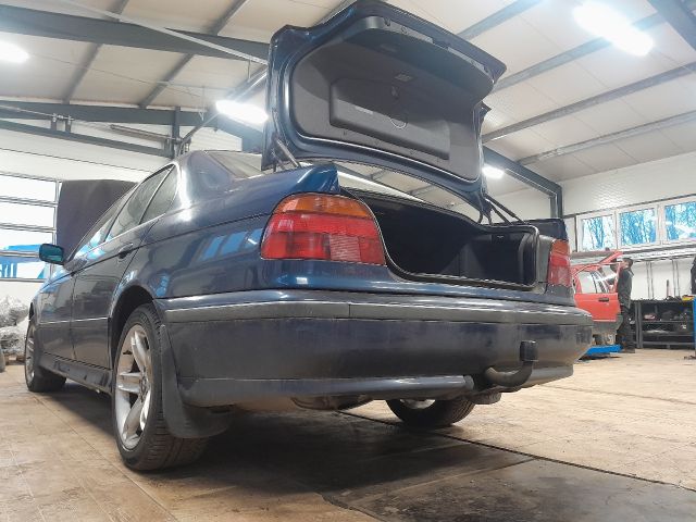 bontott BMW 5 E39 Motor Tartó Bak Jobb