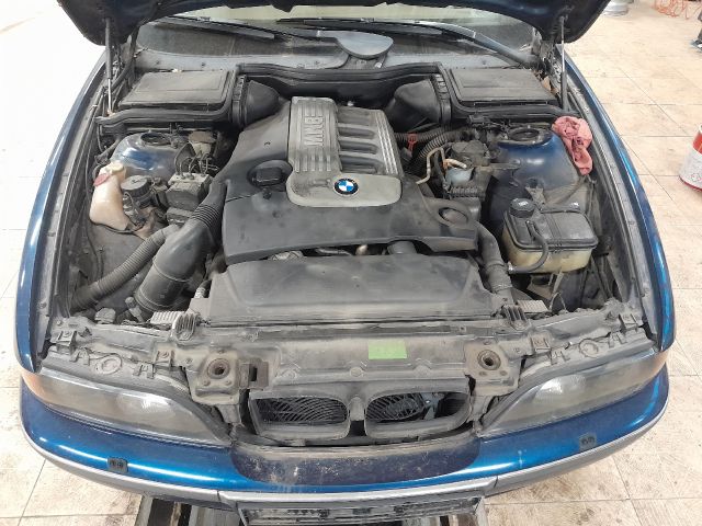 bontott BMW 5 E39 Motor Tartó Bak Jobb