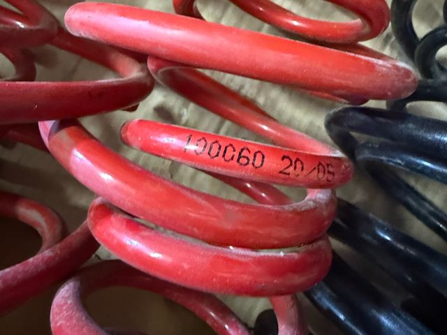 bontott BMW 5 E39 Rugó Szett