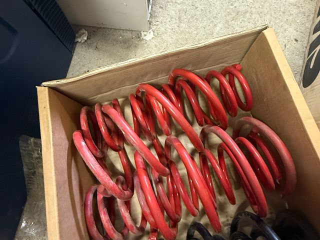 bontott BMW 5 E39 Rugó Szett