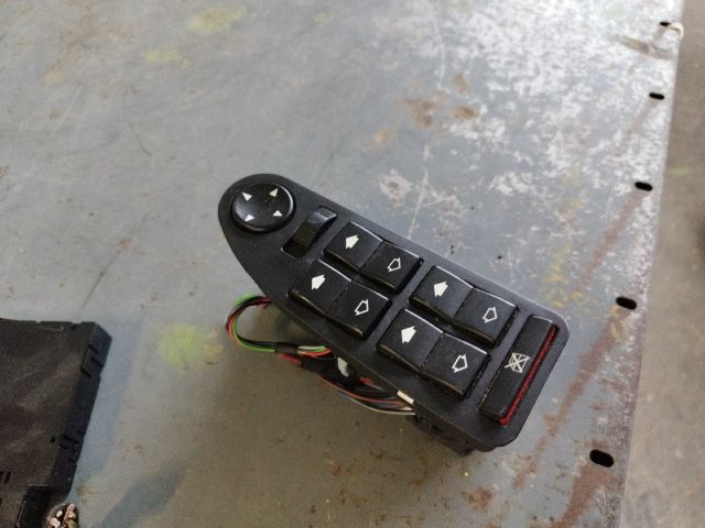 bontott BMW 5 E39 Ablakemelő és Tükör Kapcsoló