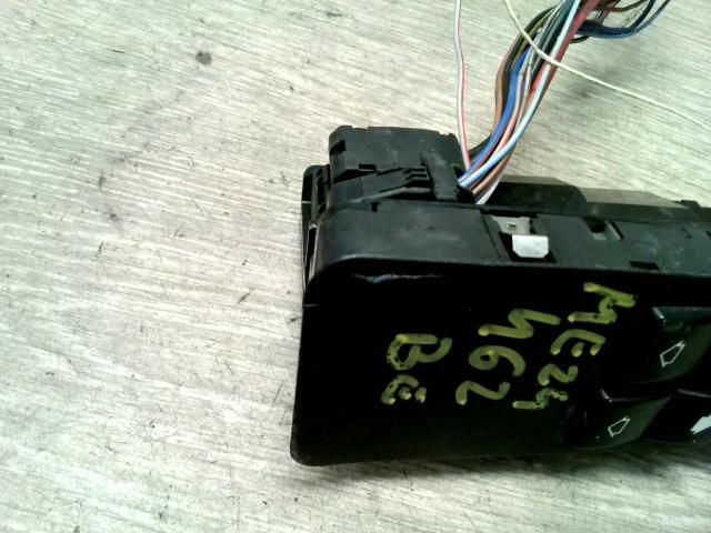 bontott BMW 5 E39 Ablakemelő és Tükör Kapcsoló