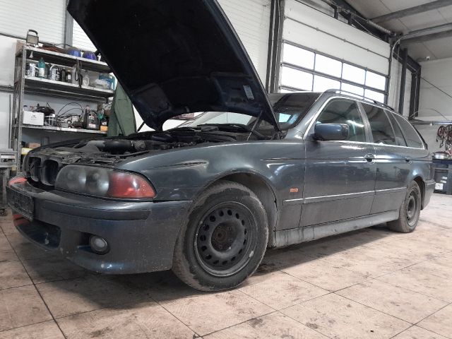 bontott BMW 5 E39 Ablakmosó Tartály