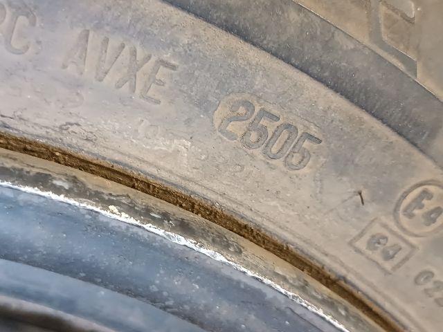 bontott BMW 5 E39 Alufelni Gumival (1 db)