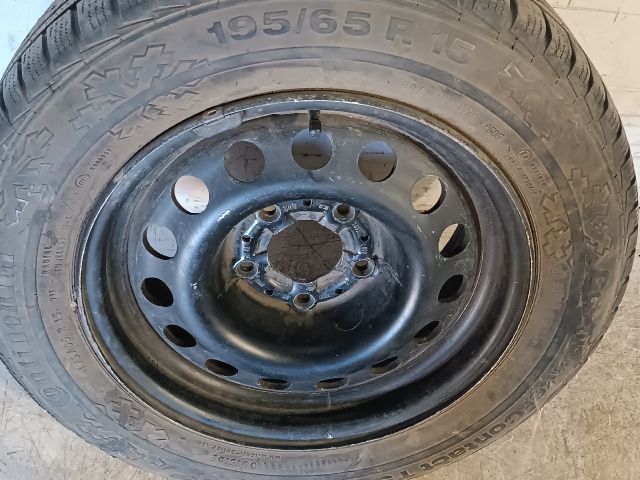 bontott BMW 5 E39 Alufelni Gumival (1 db)