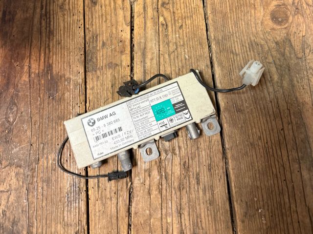 bontott BMW 5 E39 Antenna Erősítő