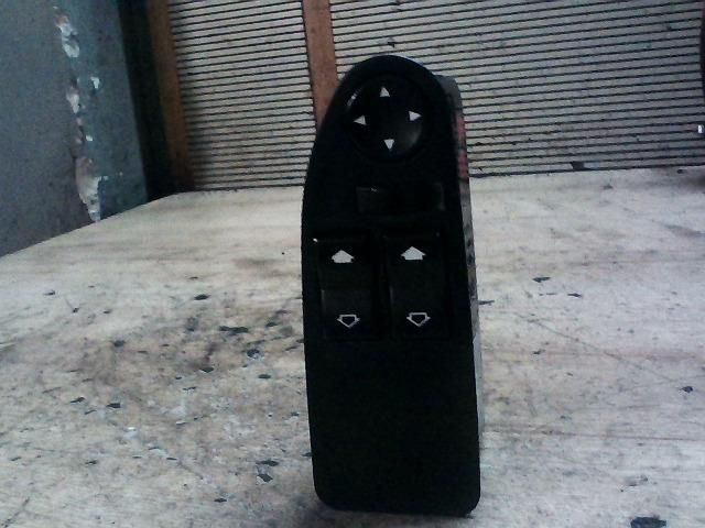 bontott BMW 5 E39 Bal első Ablakemelő Kapcsoló