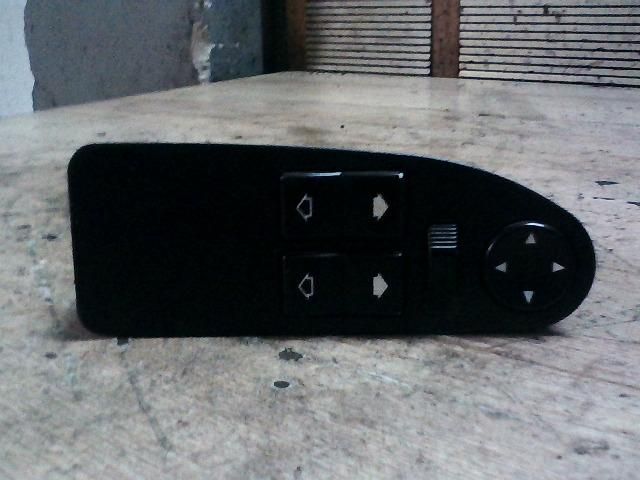 bontott BMW 5 E39 Bal első Ablakemelő Kapcsoló