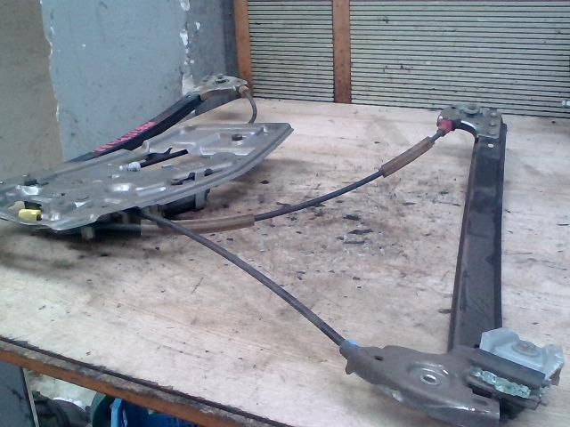 bontott BMW 5 E39 Bal első Ablakemelő Szerkezet (Elektromos)