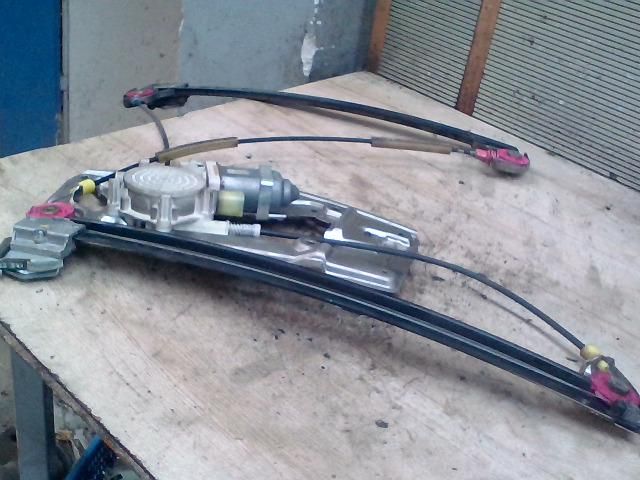 bontott BMW 5 E39 Bal első Ablakemelő Szerkezet (Elektromos)