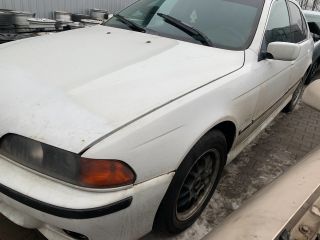 bontott BMW 5 E39 Bal első Ajtó Kárpit