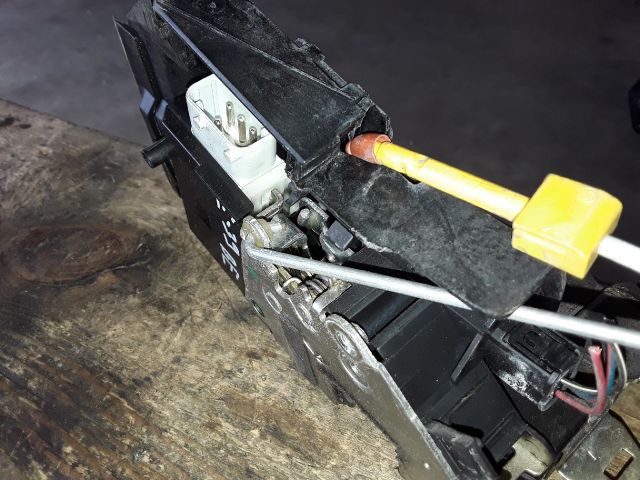 bontott BMW 5 E39 Bal első Ajtózár