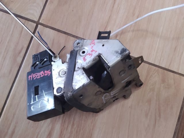 bontott BMW 5 E39 Bal első Ajtózár