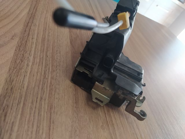 bontott BMW 5 E39 Bal első Ajtózár