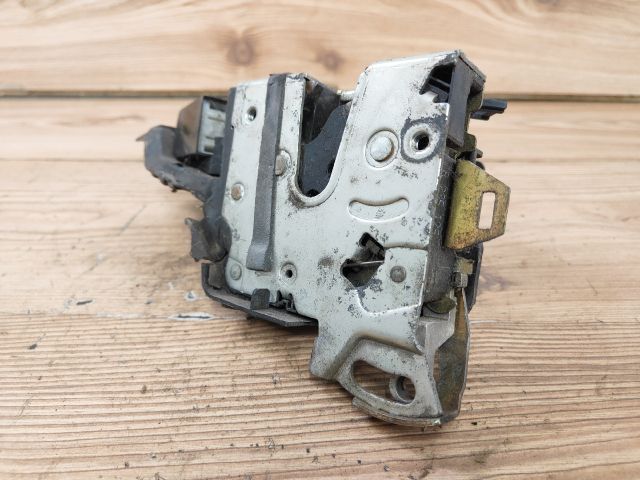 bontott BMW 5 E39 Bal első Ajtózár