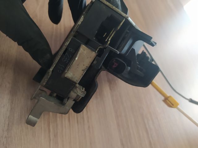 bontott BMW 5 E39 Bal első Ajtózár